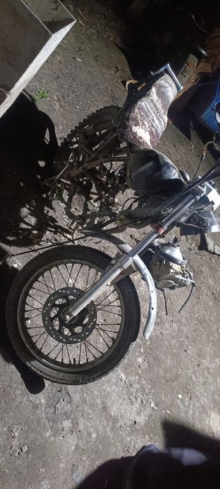Продам мотоцикл 150 кубов