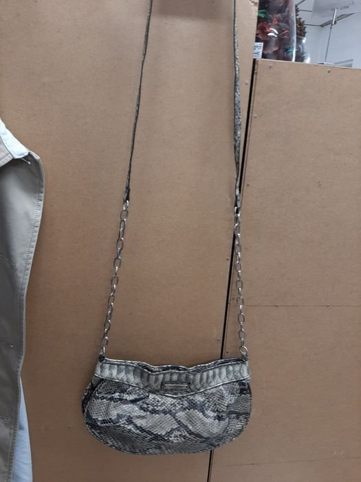 Малка дамска чанта на MANGO