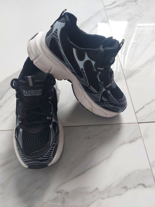 Детски маратонки за момиче