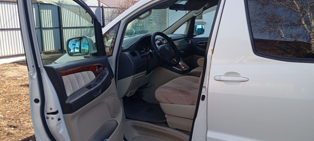 Toyota Alphard 2002г.