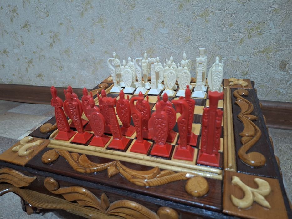 Шахматы продам. Звоните.