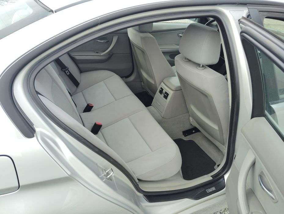 BMW Seria 3 (E90) Diesel - cutie automata - întreținută - acte Italia