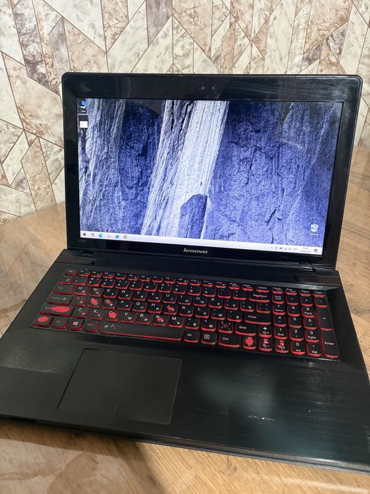 Ноутбук Lenovo IdeaPad Y500