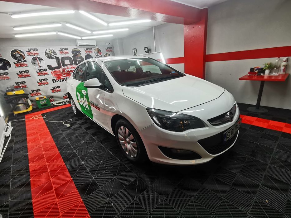 Vand Opel Astra berlina 2018