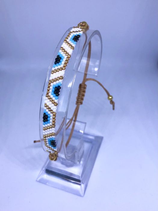 Гривна амулет от японски мъниста