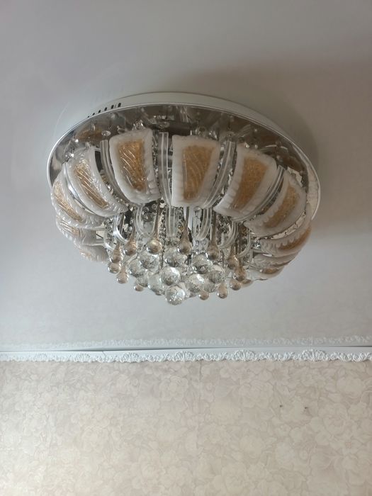 Продам люстру в хорошем состоянии