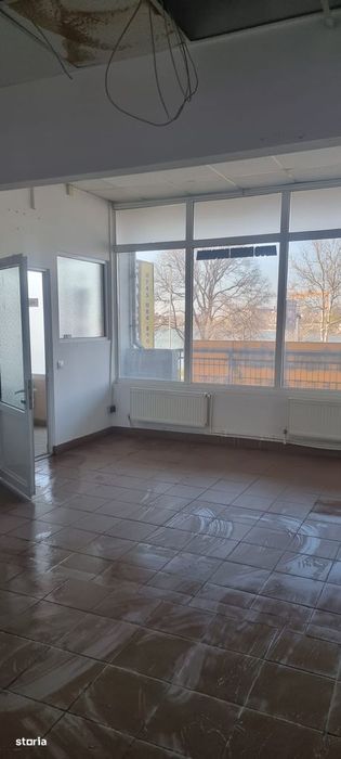 Vand/ Inchiriez Spatiu Comercial Central