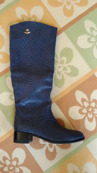 Сапоги женские. Очень красивые.
