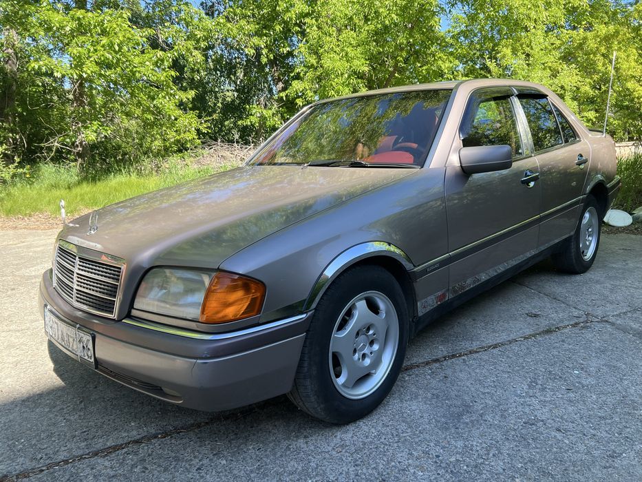 Продам автомобиль Mersedes c220