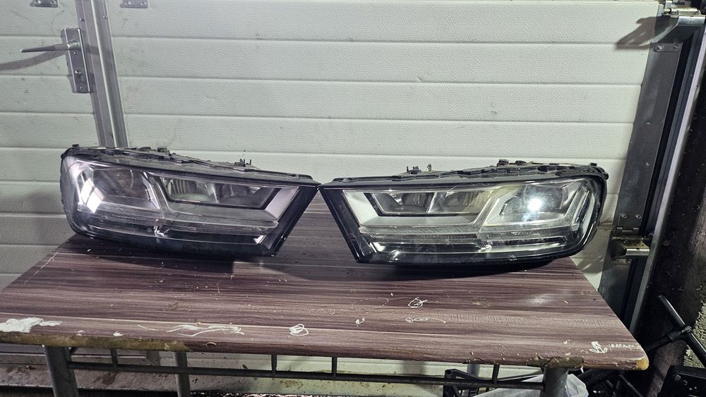 Faruri audi Q7 4M