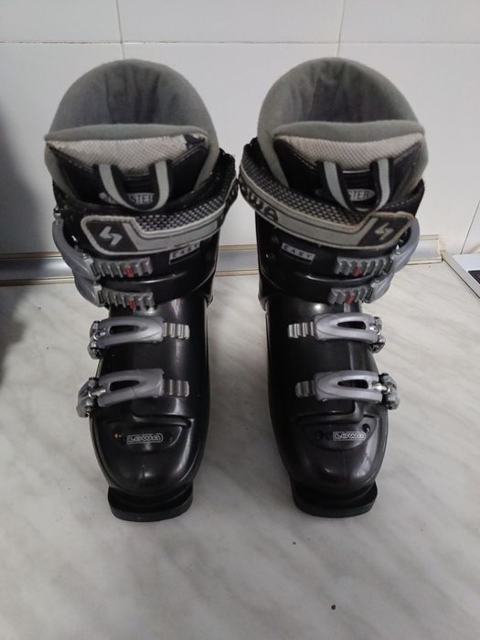 Ски ; обувки номер 38