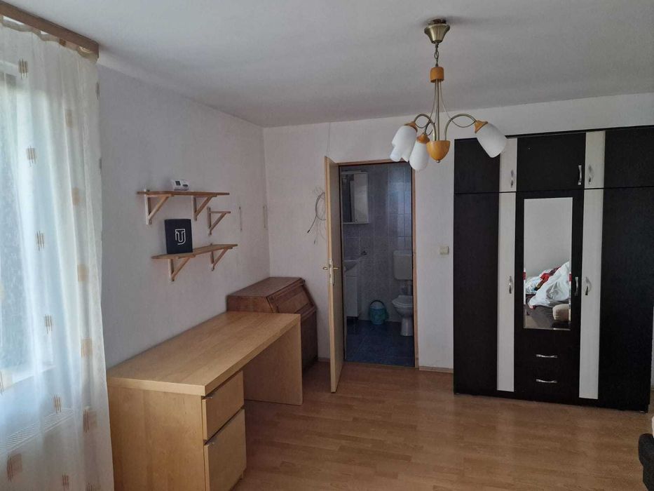 Garsoniera decomandata de inchiriat, suprafata generoasa, zona Noua