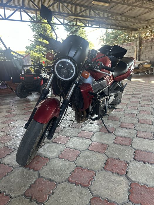 Kawasakii cbr 400