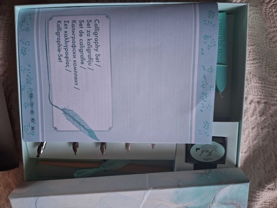 Продавам комплект за калиграфия