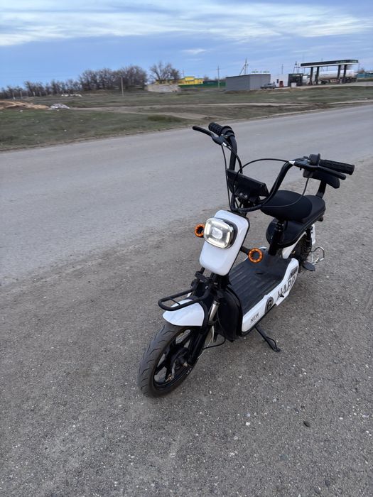 Продам элеткро скутер