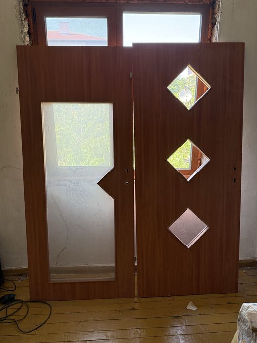 Две интериорни врати