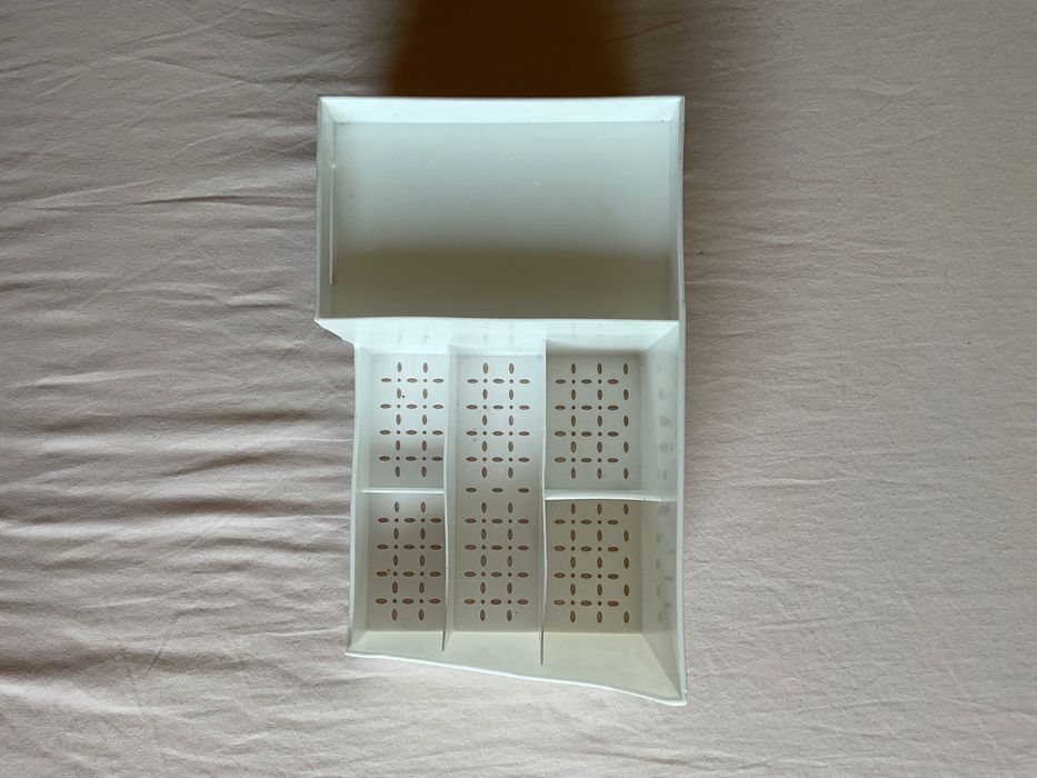 Органайзери за грим и парфюми