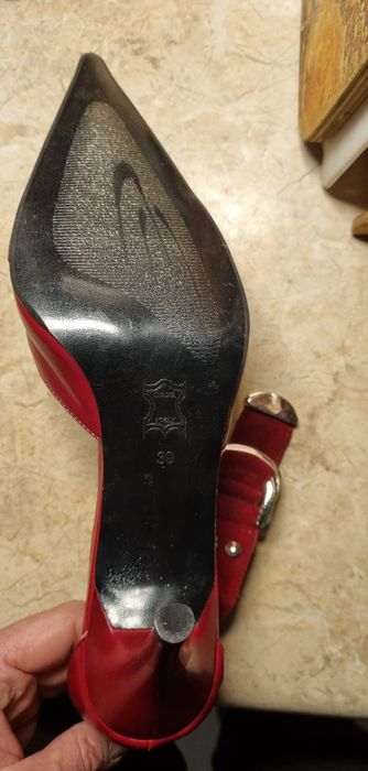 Босоножки новые размер 39