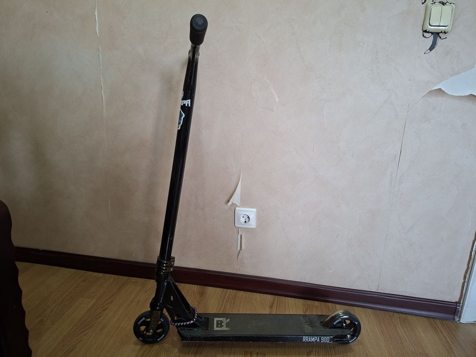 Трюковой самокат Rampa 900