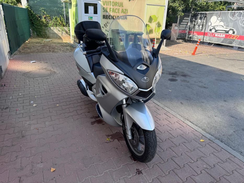 Malaguti Spidermax GT500 Maxi Scuter