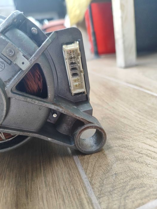 Двигател за пералня Indesit