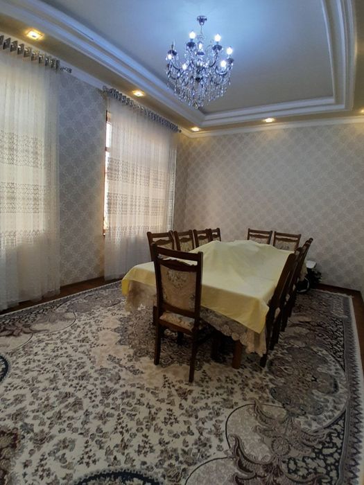Uyim Zargar maxallasi Zarli kochasi 162a uy