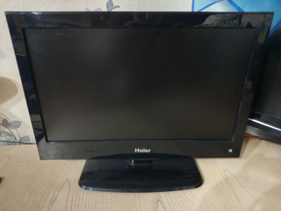 Монитор Haier черный цвет