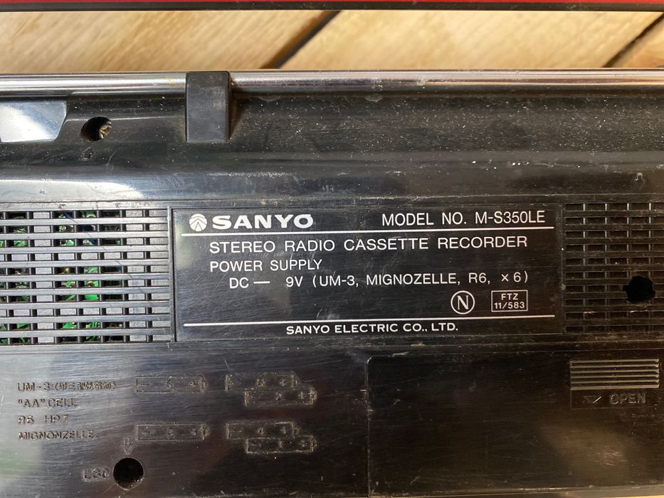 Ретро радио касетофон Sanyo m-s350le