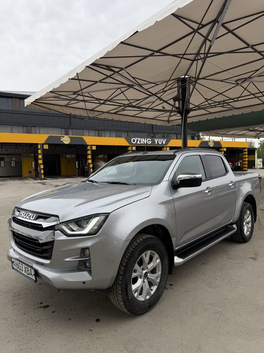 Isuzu D-Max 2023 pikap