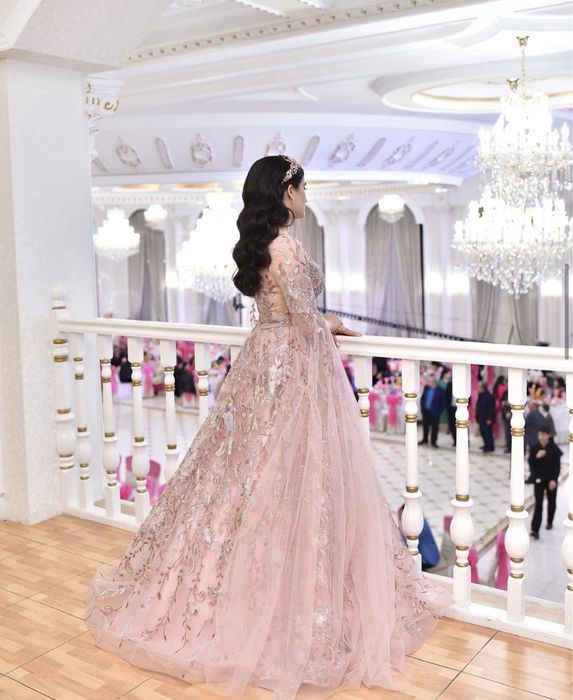 Платье на девичью свадбу, на вечер, на выпускной.