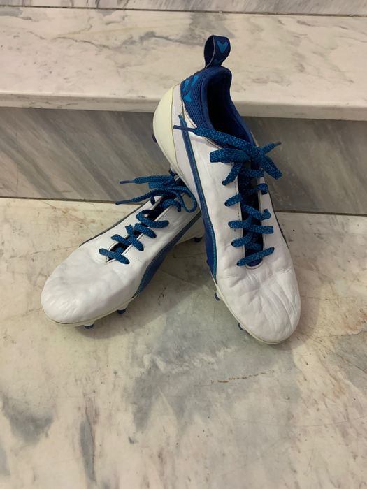 Футболни Бутонки