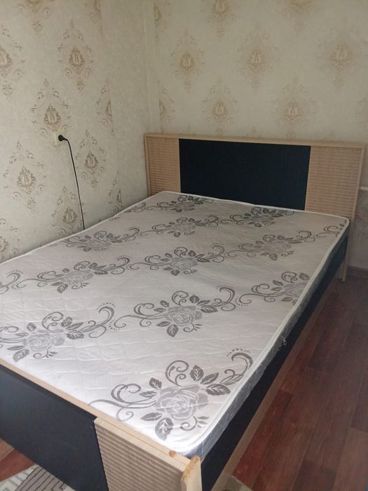 Двуспальная кровать