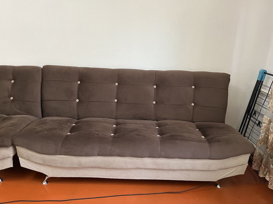 Диван с креслами для гостиной