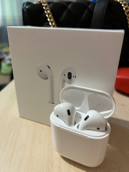 Слушалки AirPods