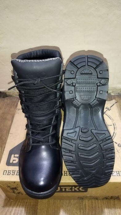 Продам кожаные берцы