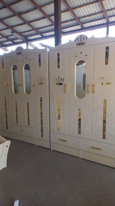 Bolalar kiyim shkafi