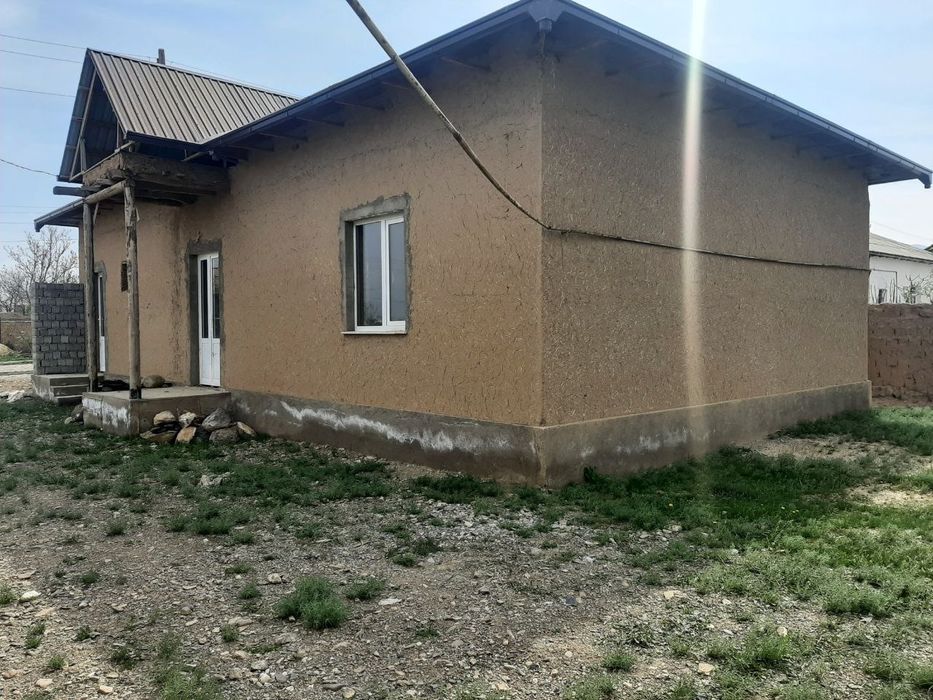 Фориш туман зудлик билан Марказий шифохона тепасида уй сотилади