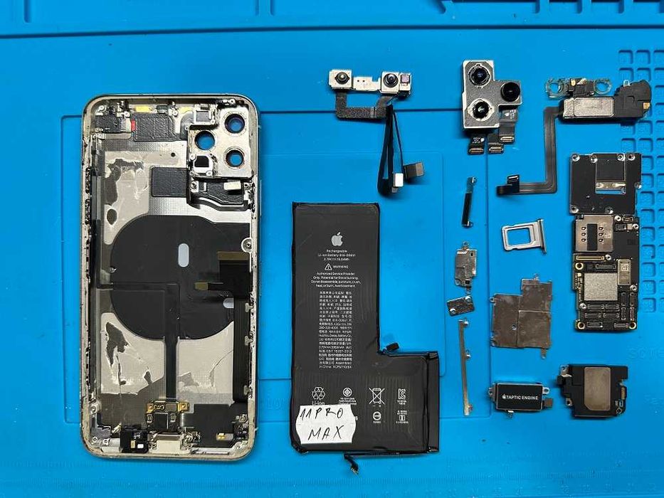 iPhone 11 Pro Max на части