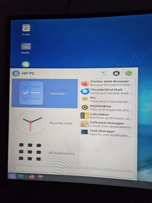 Vând unitate Pc HP Intel Pentium E6700 3gb ram nu are placa video