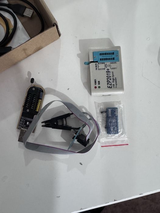 Программатор чипа новый с чип щипцами.