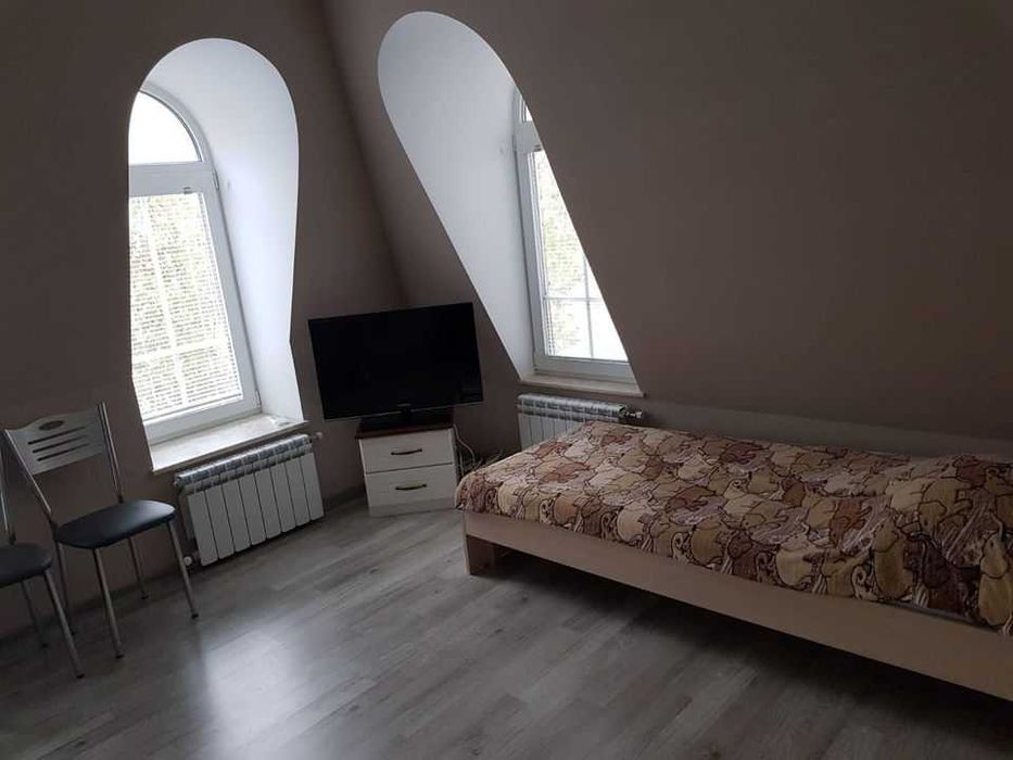 Дава се под наем Двустаен апартамент в Бургас, Славейков - 60 кв.м за 185 € - Снимка #2