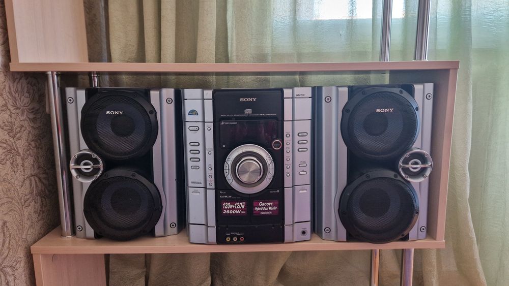 Музыкальный центр "SONY"