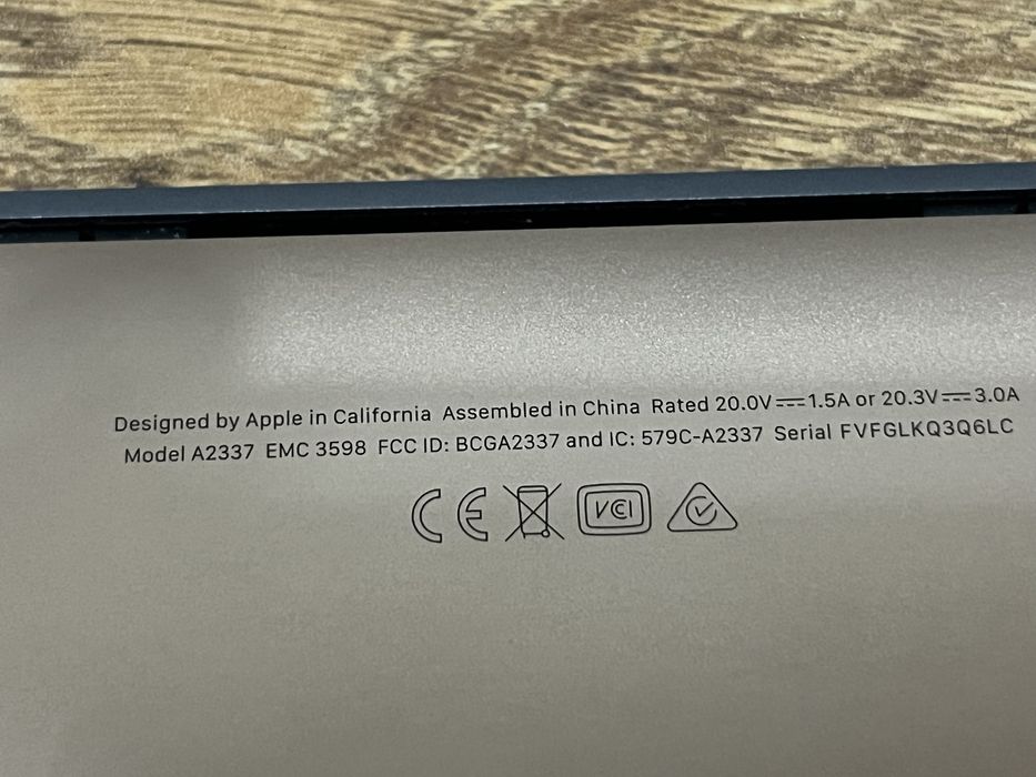 Macbook Air 13 2020 M1 8GB, 256GB SSD, 86% живот на батерията
