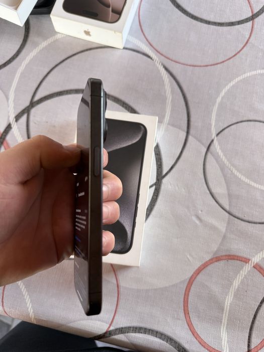 Iphone 15 pro negru