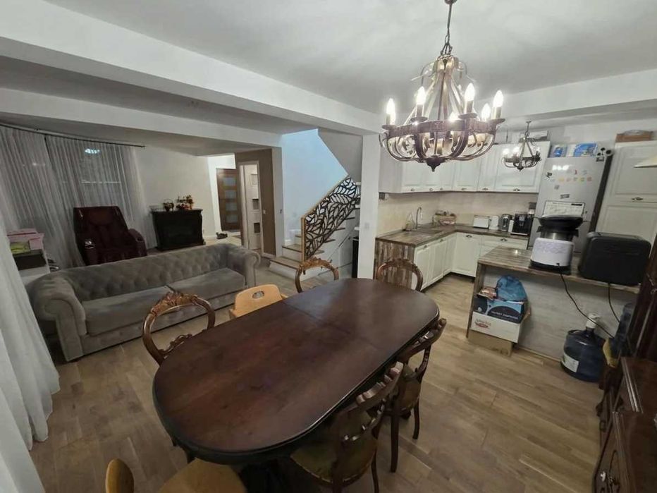 Casa ideală în centru: Duplex finisat premium, 90 mp + curte – Comision 0%