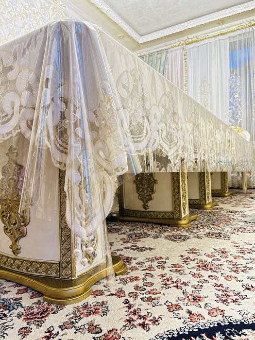 Стол стул мебель на зал