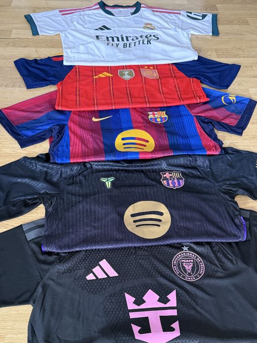 Tricouri fotbal 2027