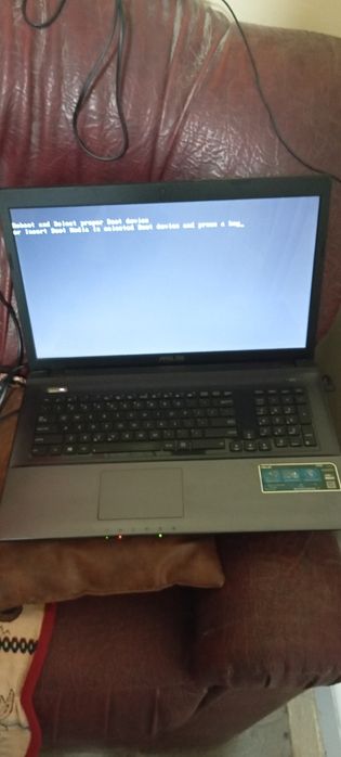 Lot 3 laptopuri Toshiba Lenovo Asus