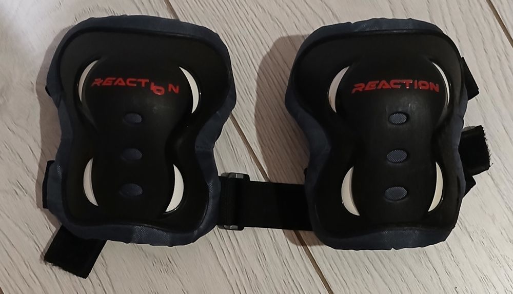 Рольковые коньки "REACTION" + набор защиты