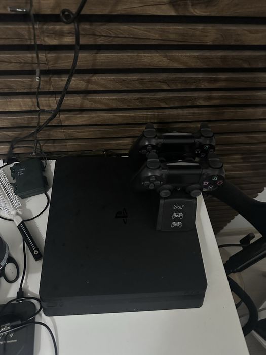 Playstation 4 slim PS 4 500 GB